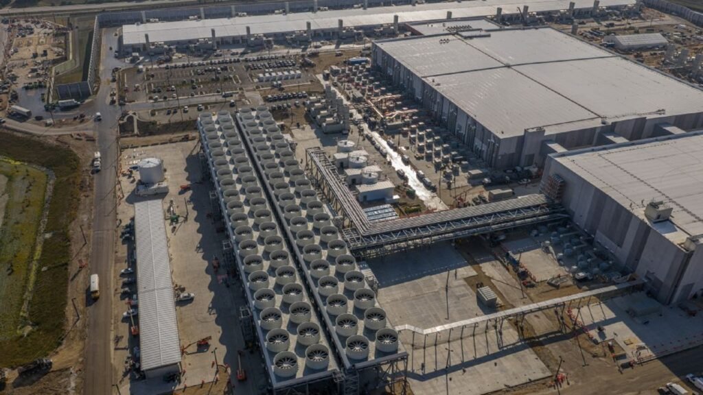 TOPINDIATOURS Hot ai: Microsoft’s new datacenter mimics ‘one massive AI supercomputer’ wit