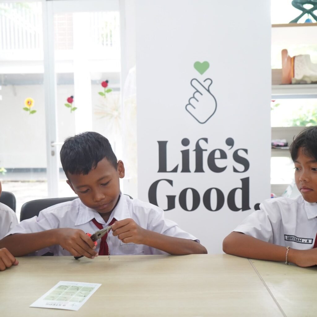 TOPINDIATOURS Hot gadget: Kampanye Hijau, LG Edukasi Sampah Elektronik di Indonesia Wajib